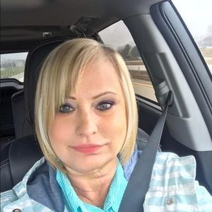 Meet your Posher, Deborah